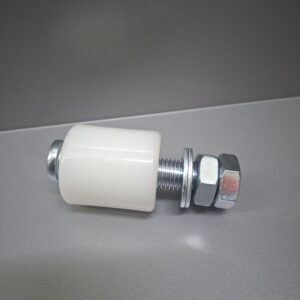 Vezető görgő d 42x45mm. M16 poliamid fehér