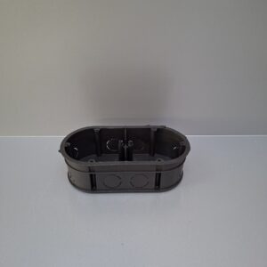 Szerelvénydoboz süllyesztett dupla 140mm széles Tracon D70D